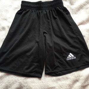 Adidas boy basket ball shorts